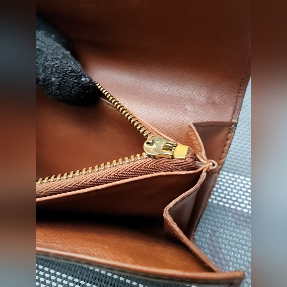 🔥BUNDLE 3 Authentic LOUIS VUITTON Wallets 🔥Great deal! Don't miss this chance! - Picture 10 of 16